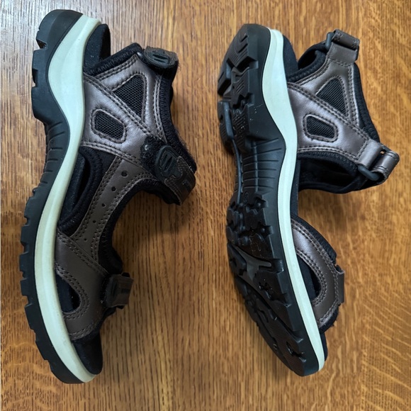 Ecco Leather Walking Sandals - Picture 3 of 5